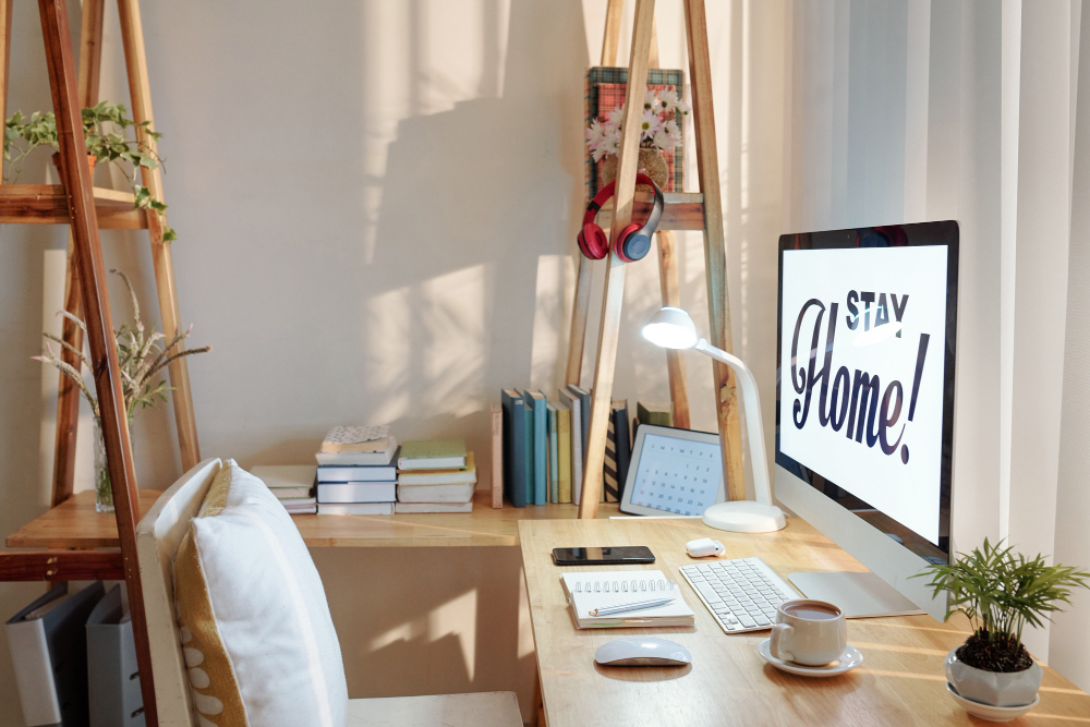 Cum să îți organizezi biroul acasă: 5 sfaturi esențiale